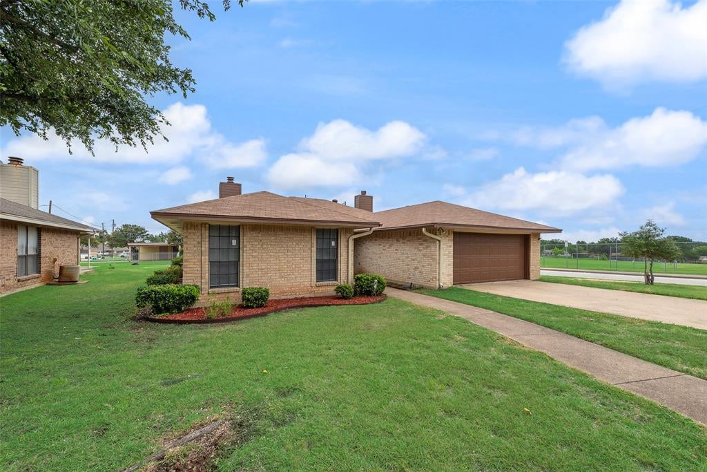 215 Silver Creek Drive — photo