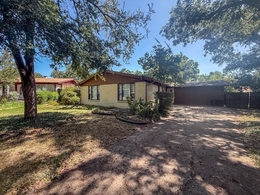 730 Greenhaven Drive — photo