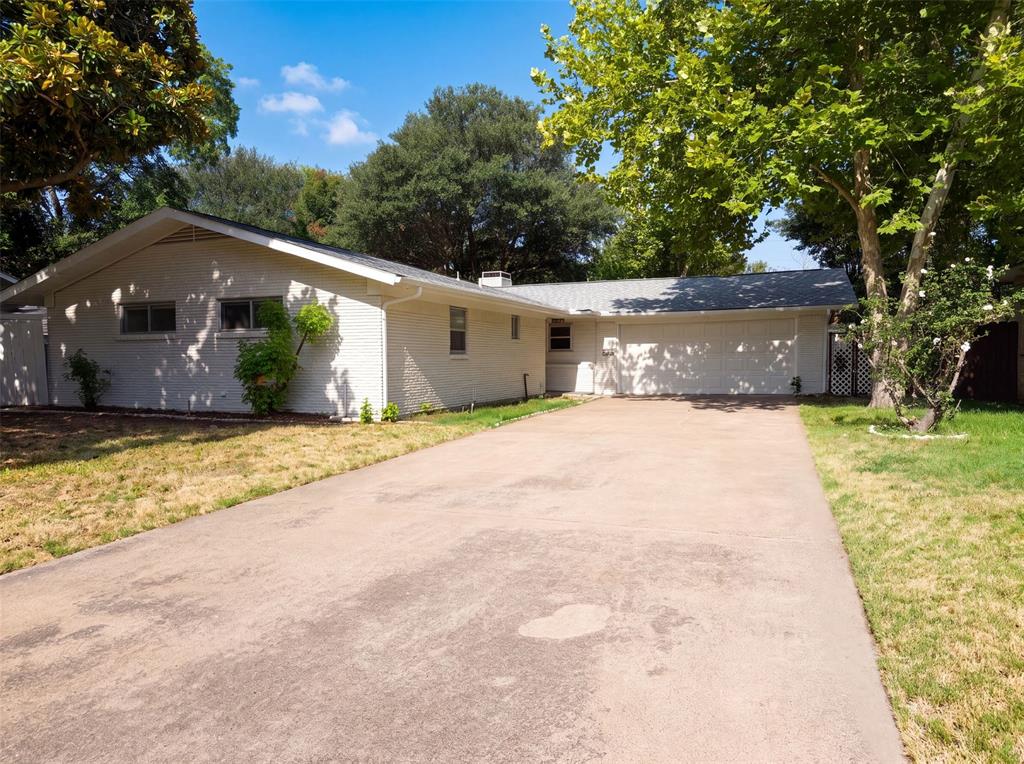 725 Ridgecrest Drive — photo