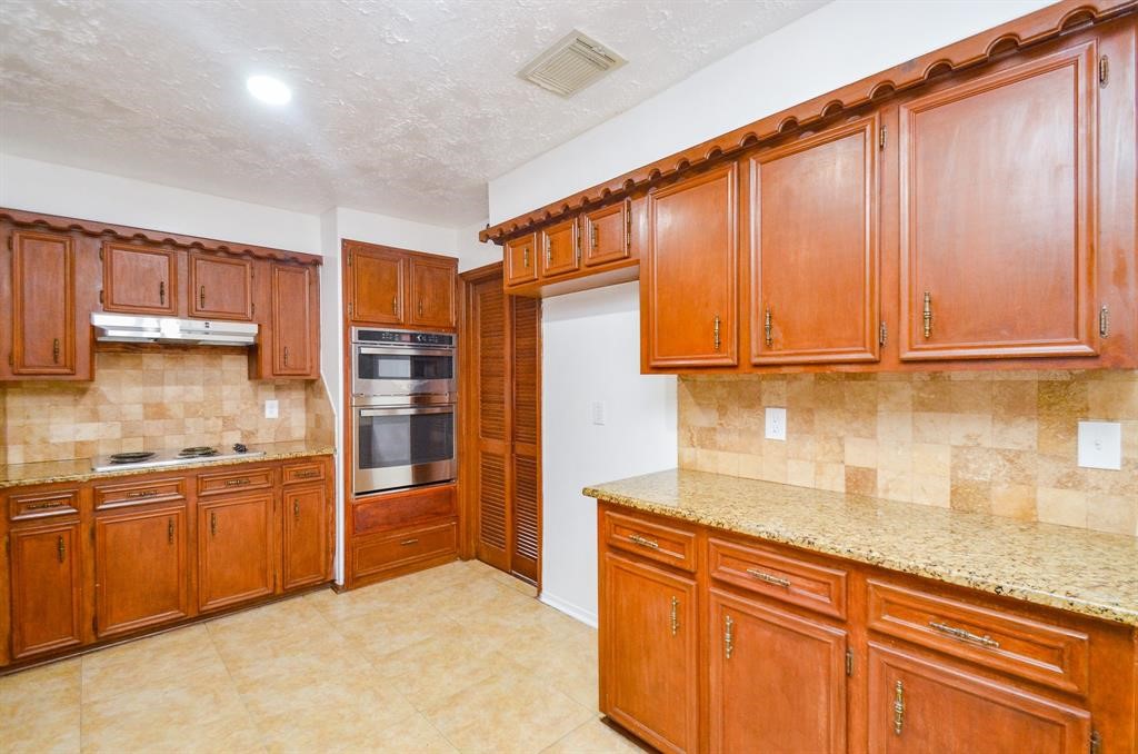 4802 Lost Oak Drive, Spring, TX 77388 — photo 3