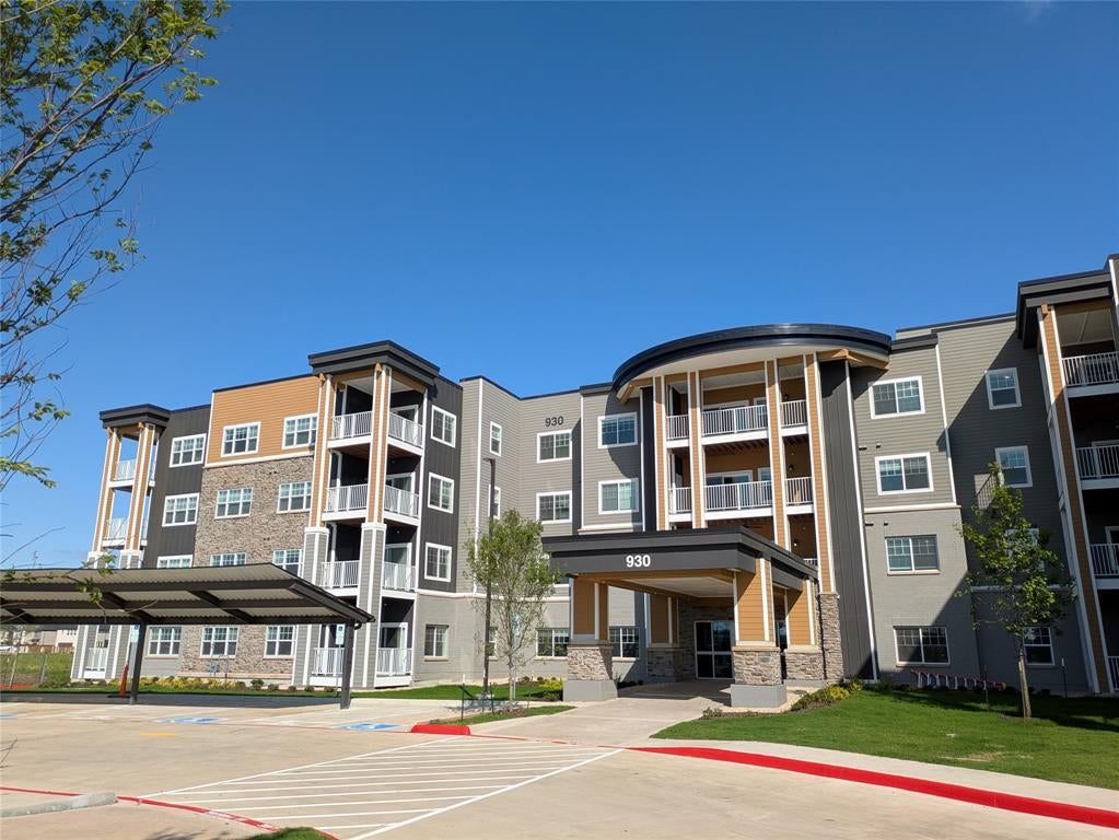 930 Stockton Drive 109 — photo