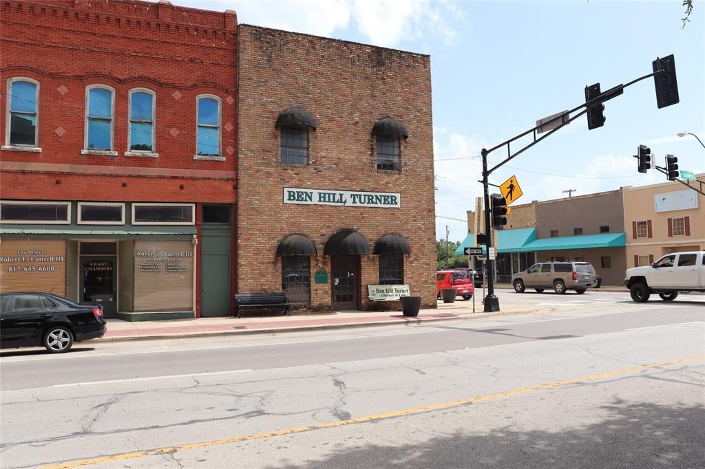 2 E Chambers Street, Cleburne, TX 76031 — photo 3