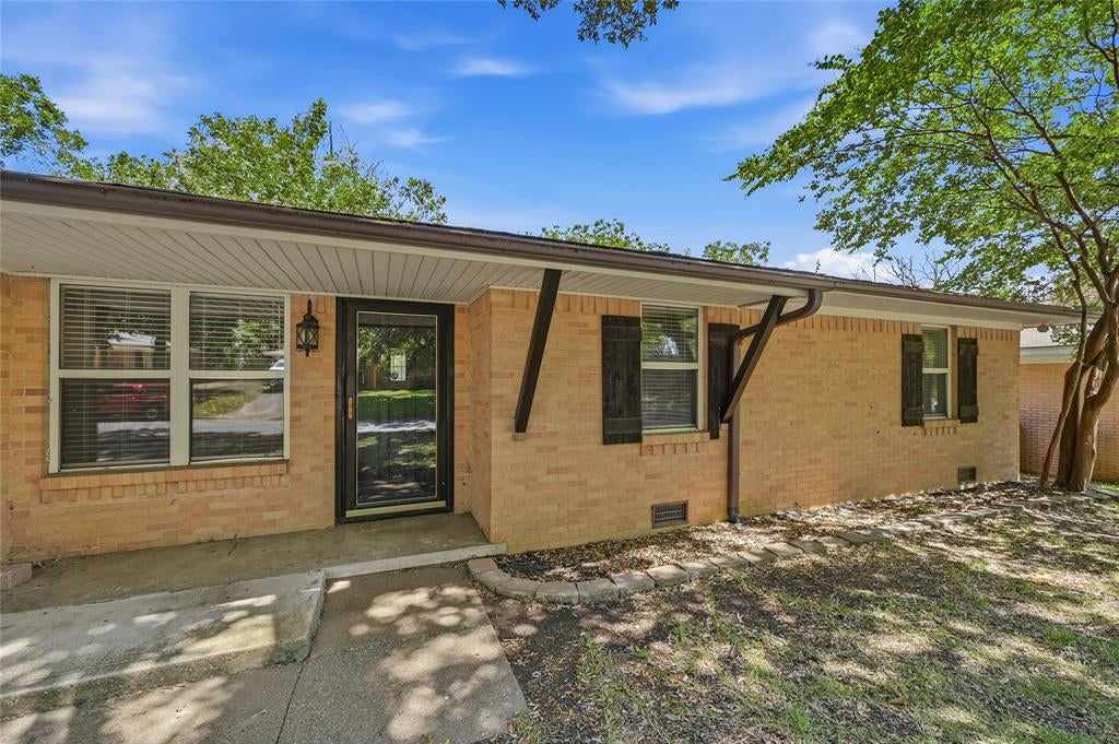 1303 Lafayette Drive — photo