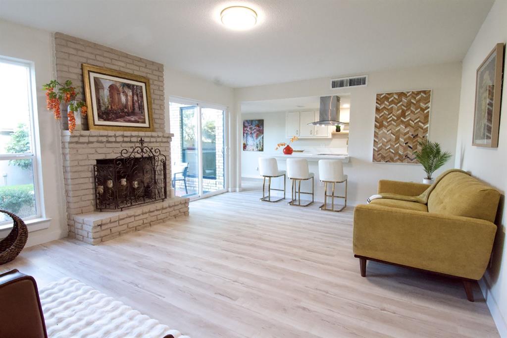 1231 Lexington Square — photo
