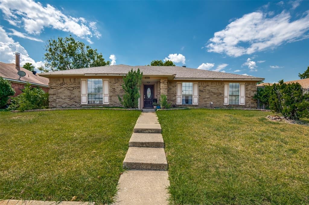 2613 Independence Drive — photo