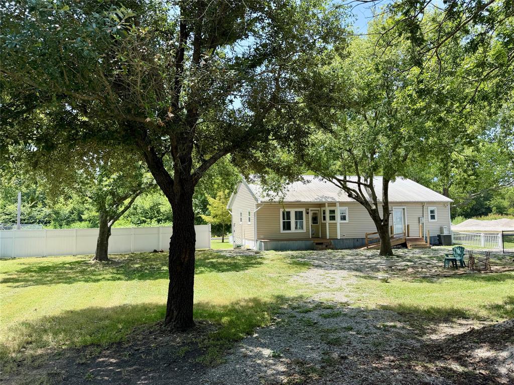 100 E Austin Street — photo