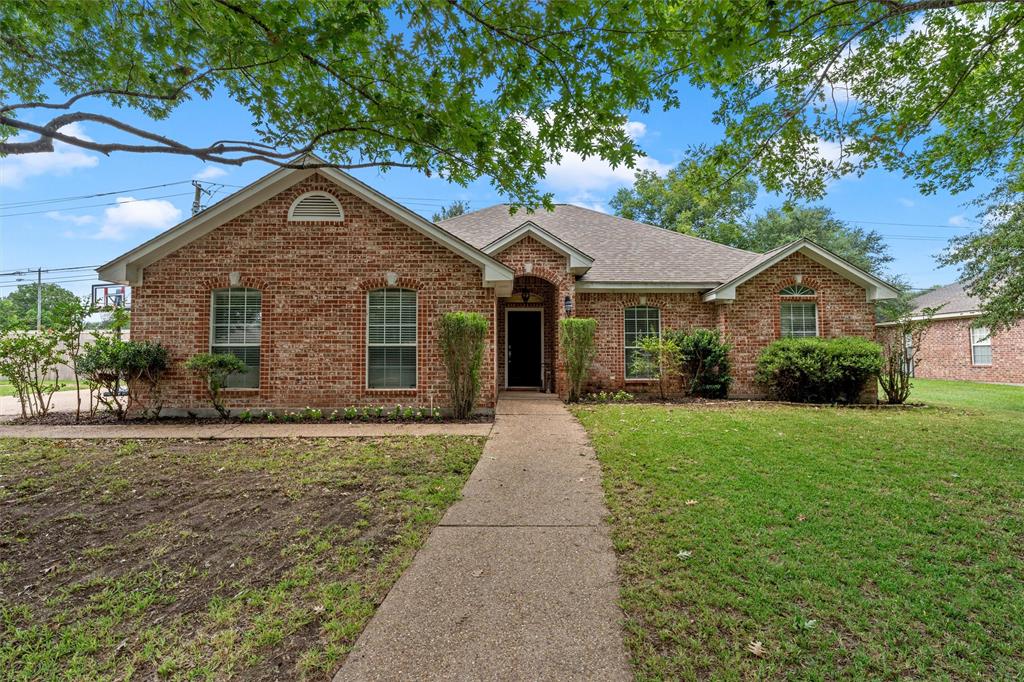 1112 Regina Drive — photo