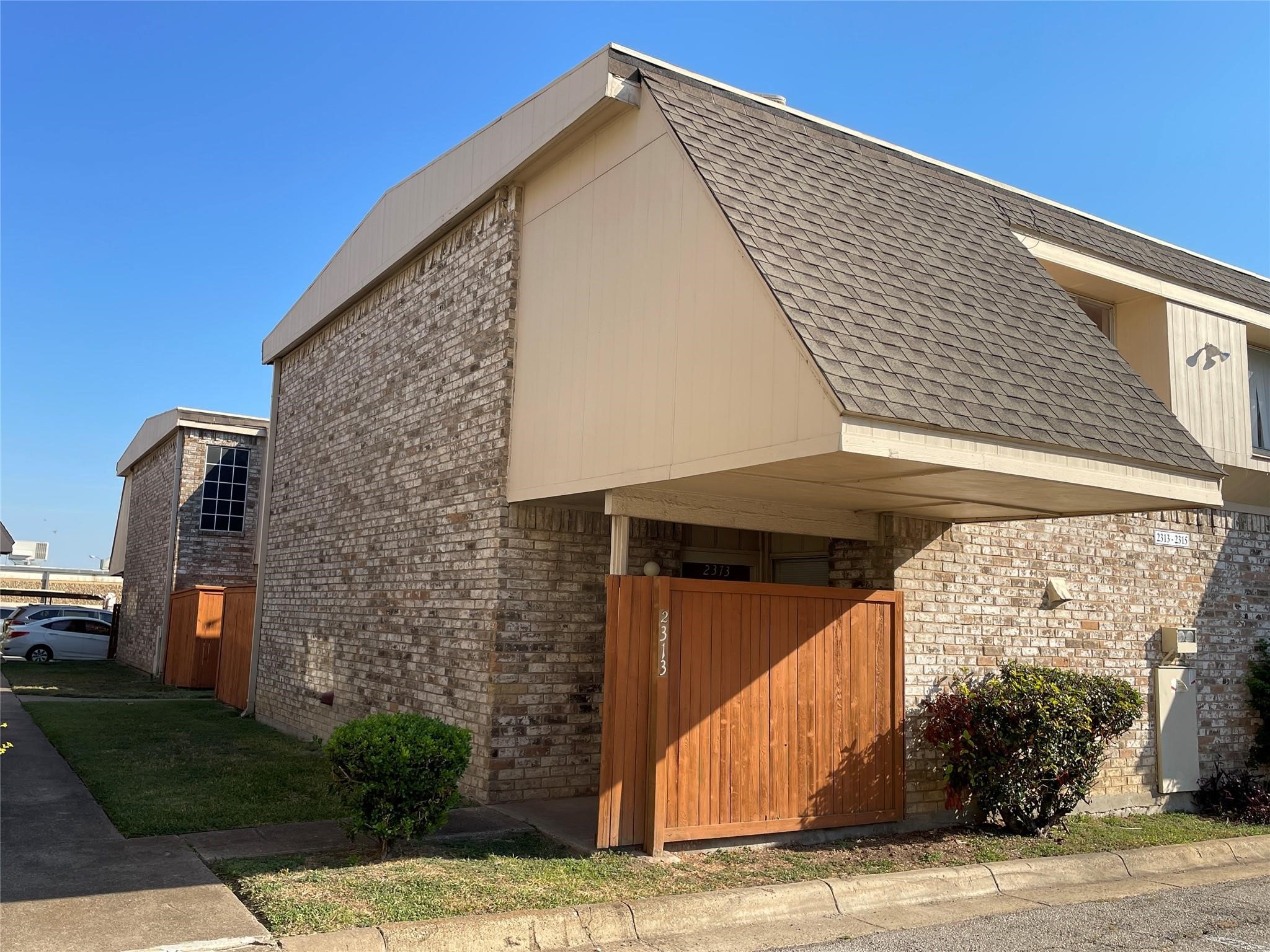 2313 Trellis Place — photo