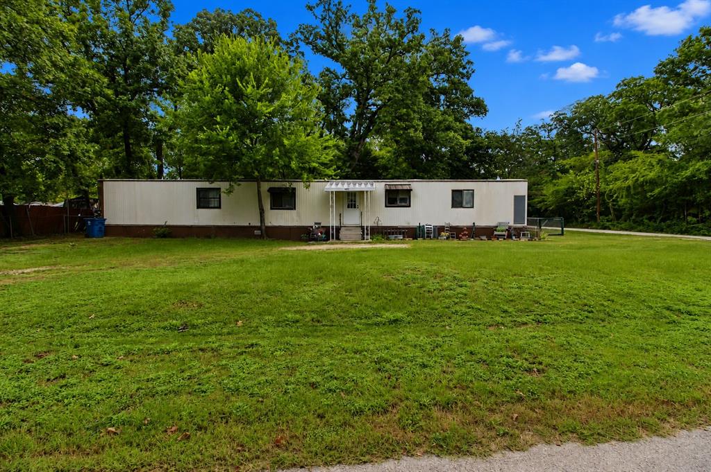 921 Crown Drive — photo