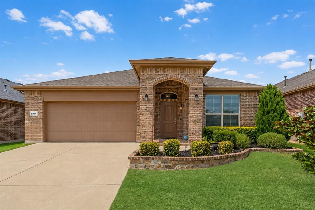 5044 Sugarcane Lane — photo