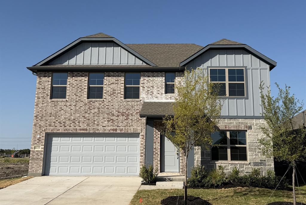 1123 Angus Lane — photo