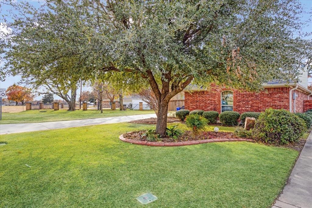 2700 Rex Cruse Drive — photo