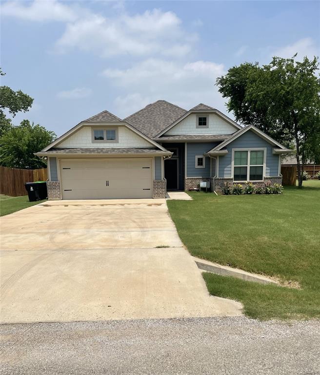 618 E Walcott Street, Pilot Point, TX 76258 — photo 2