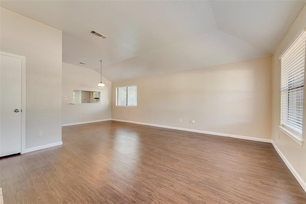 208 E Denton Drive, Euless, TX 76039 — photo 3