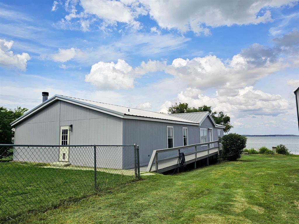 372 Meadow Pond Court — photo