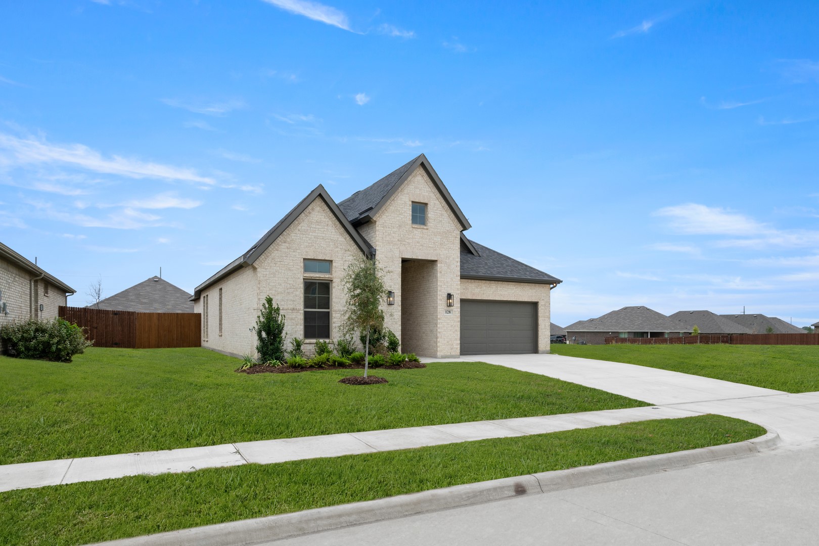 128 Trinity Street, Grandview, TX 76050 — photo 2