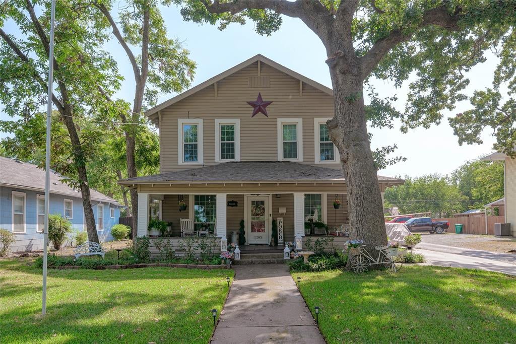 1305 S Crockett Street — photo