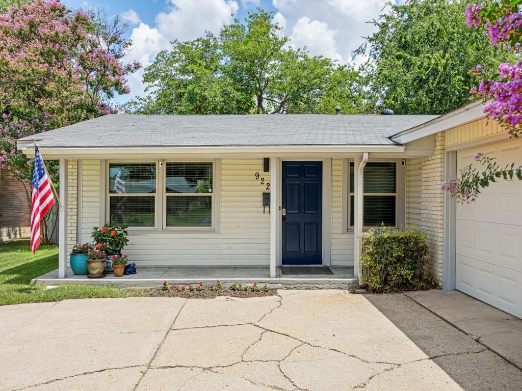 922 Forreston Drive — photo