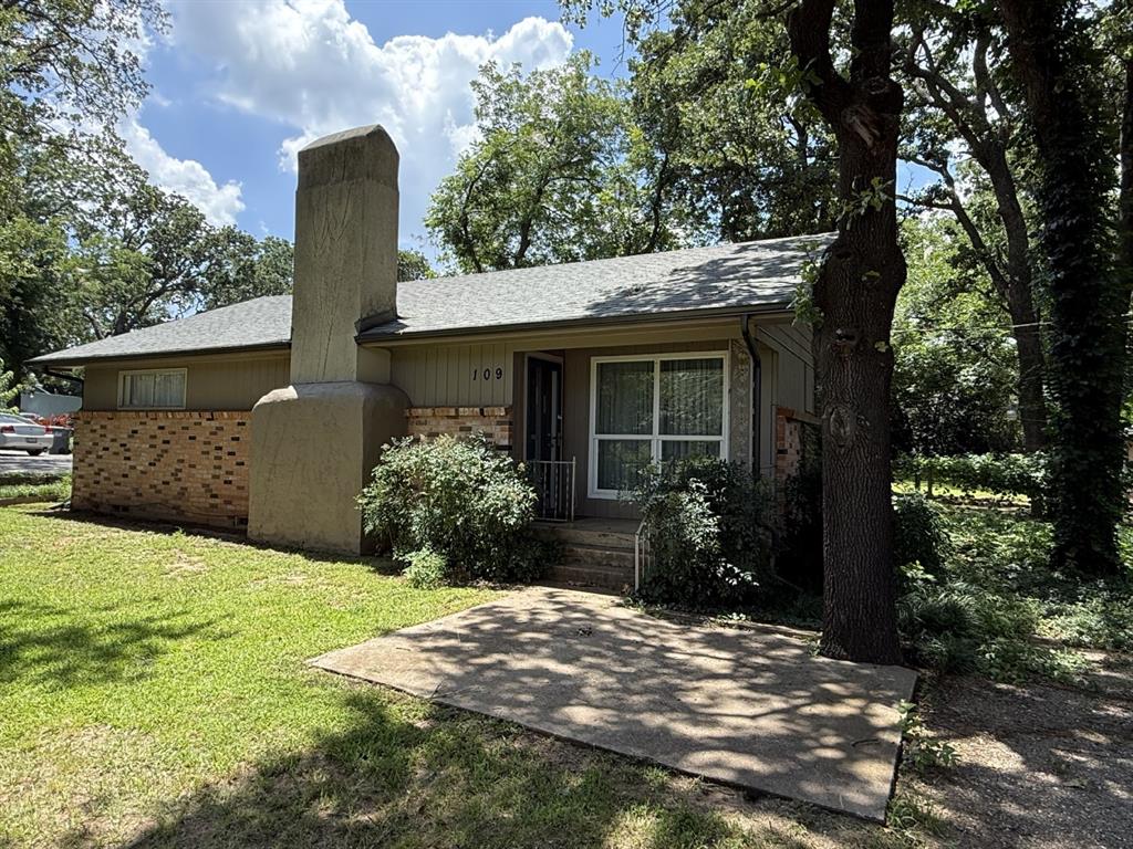 109 Churchill Lane — photo