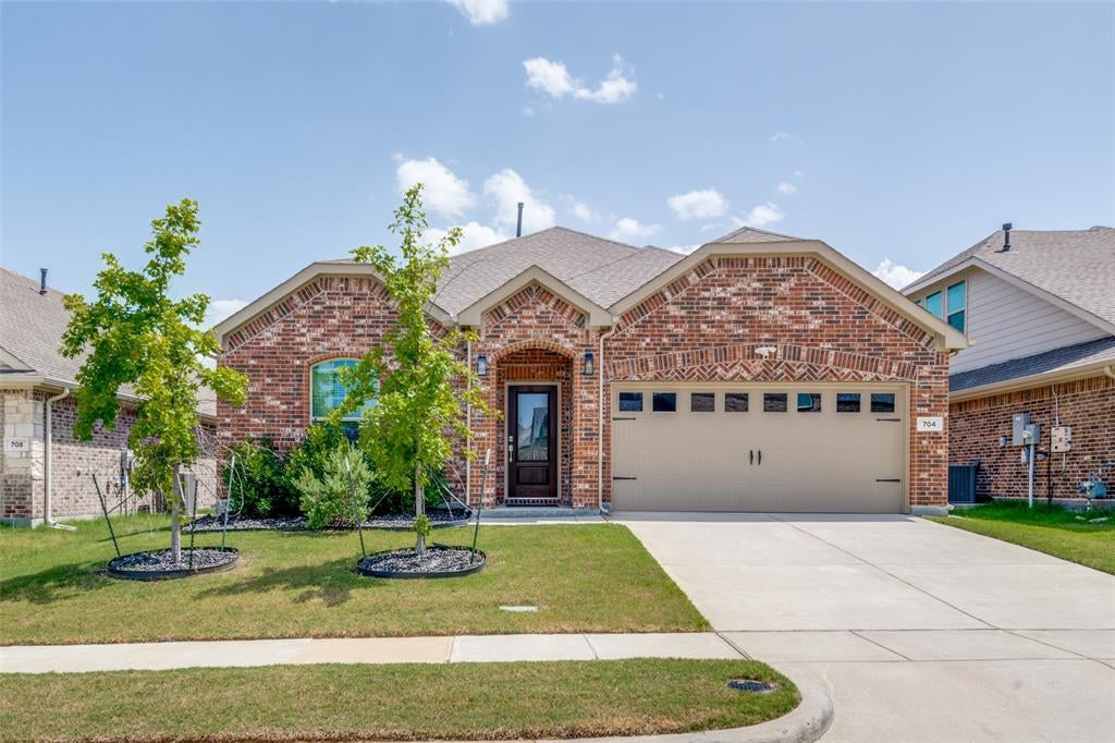 704 Pistachio Parkway — photo