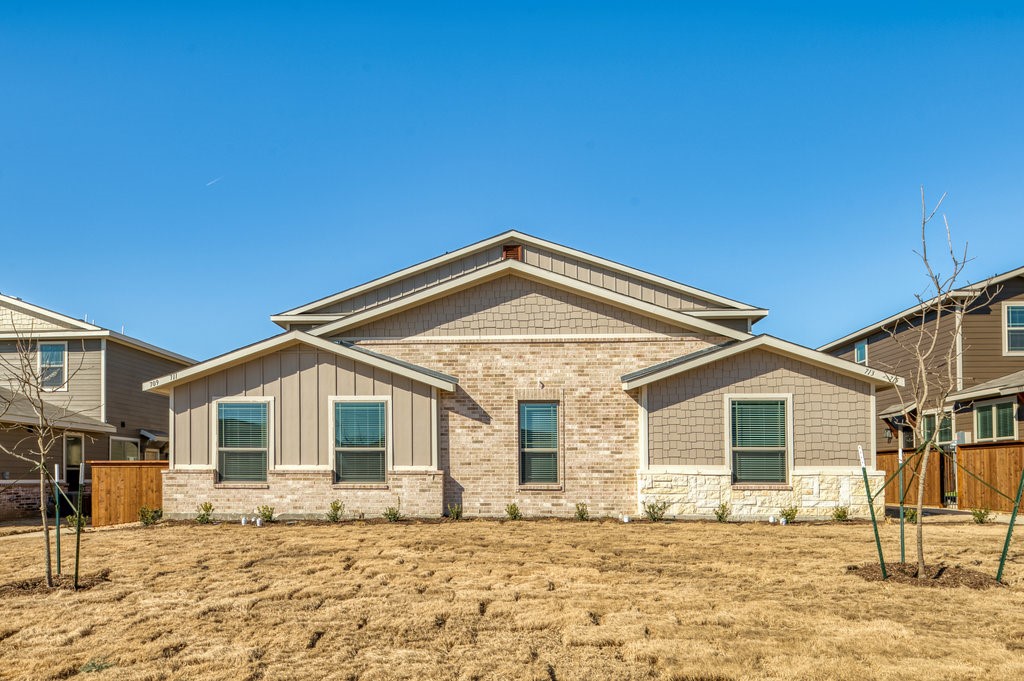 711 Harvest Moon Drive — photo