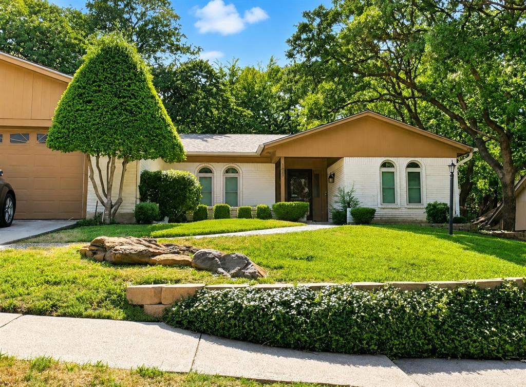 1820 Holly Oak Street — photo