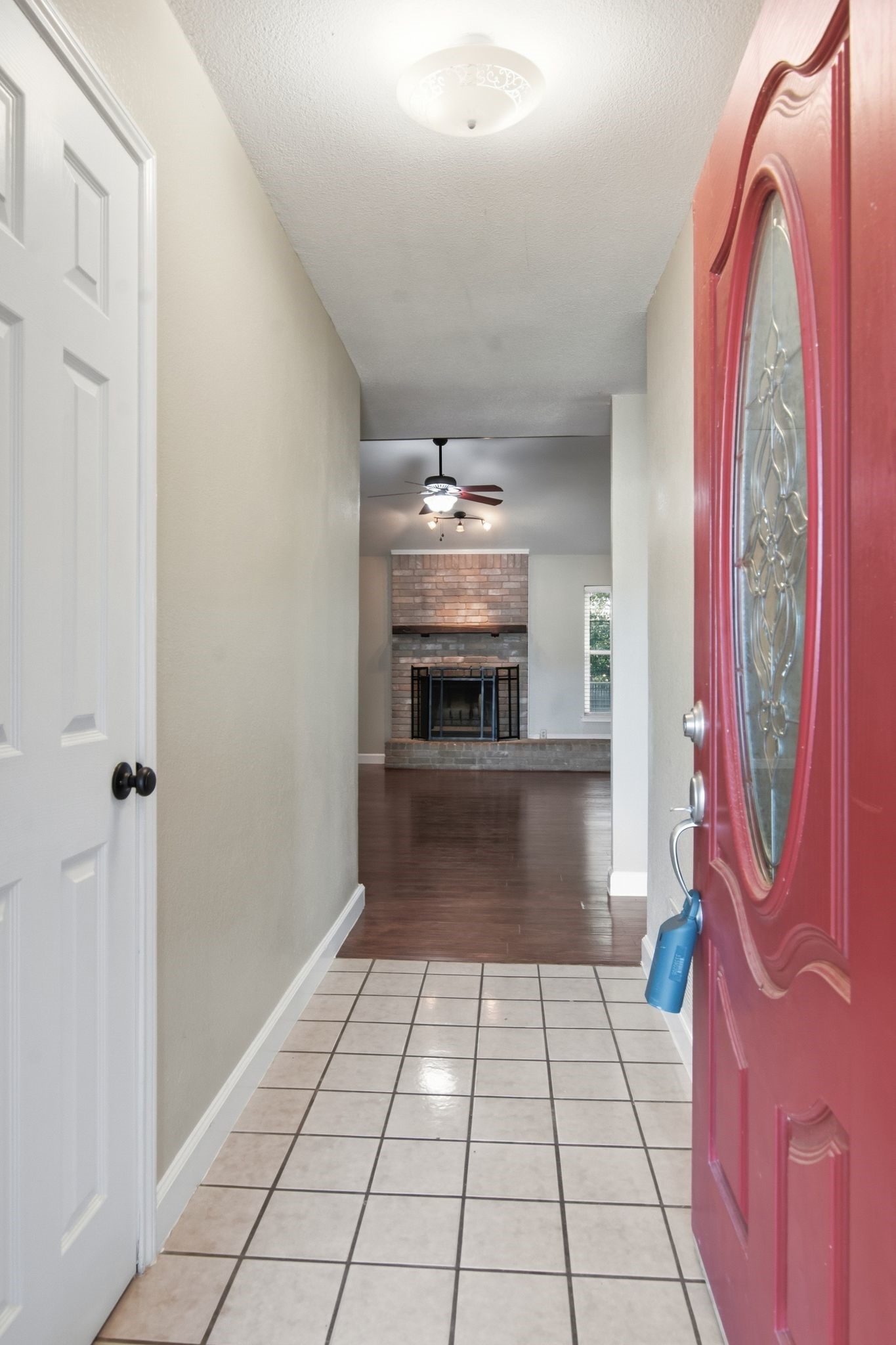 2502 Cranberry Lane, Euless, TX 76039 — photo 2