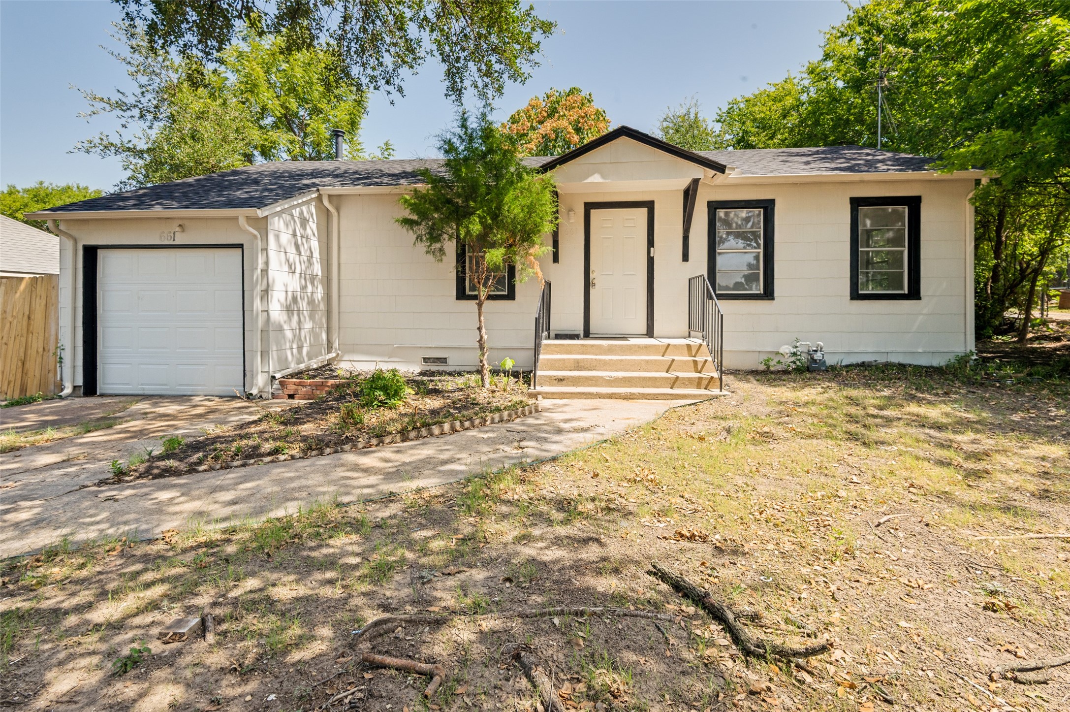 661 W Millett Drive — photo