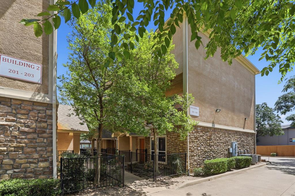 3111 Cedarplaza Lane 103 — photo