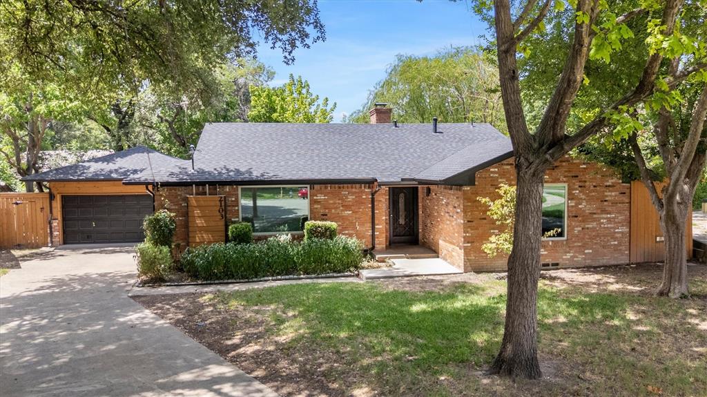2103 Healey Drive — photo