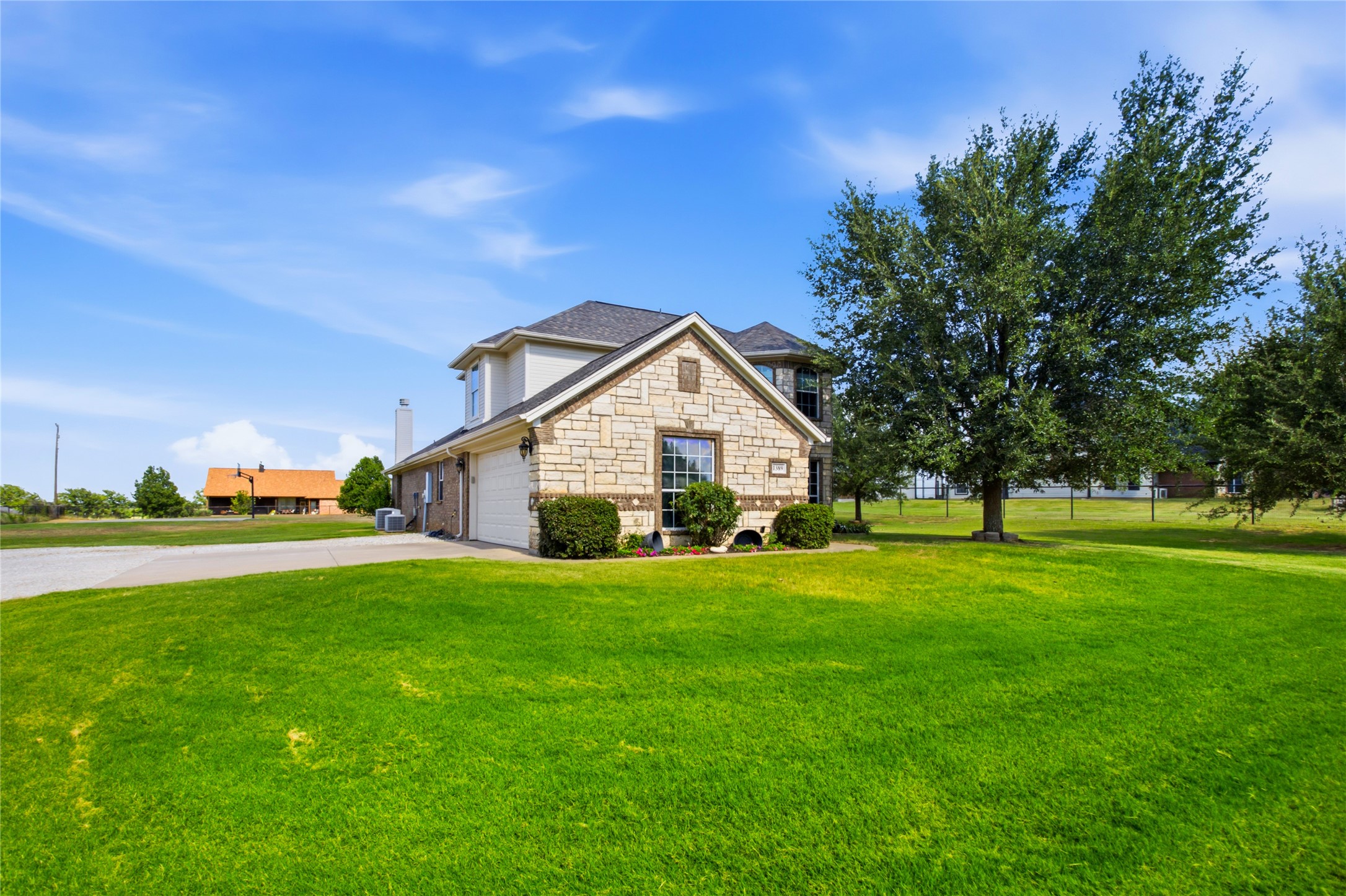 1389 Thomas Road, Springtown, TX 76082 — photo 3