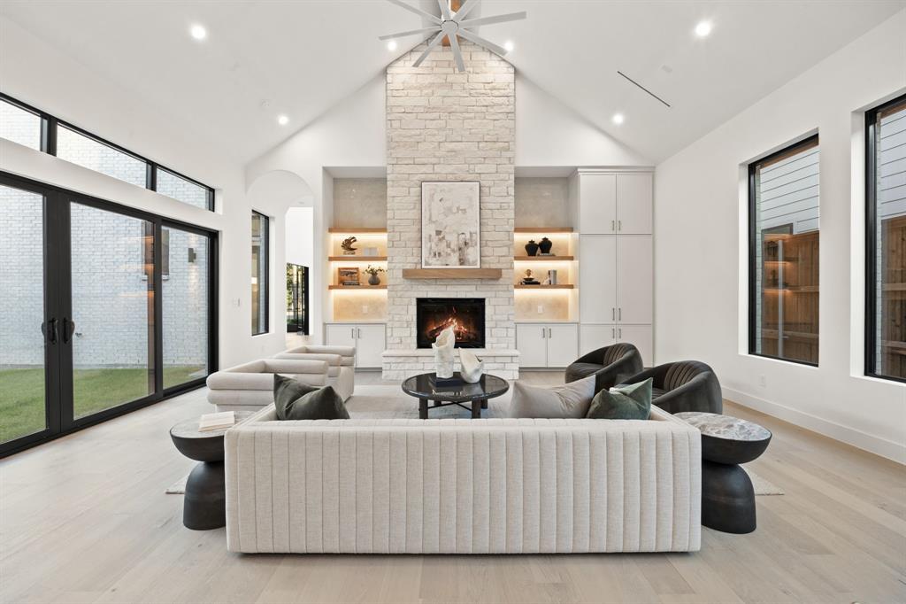 6475 Trammel Drive — photo