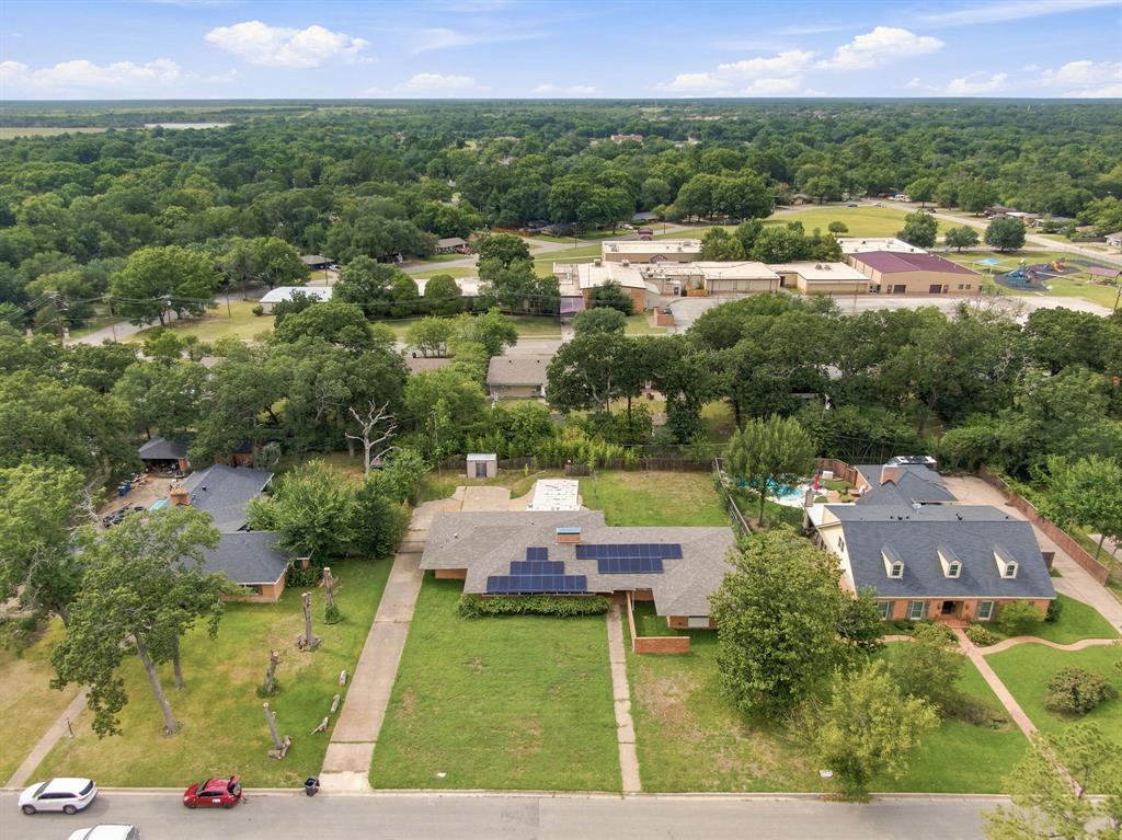 1444 Oaklawn Drive — photo