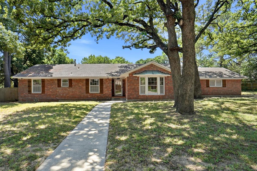 900 Liveoak Street — photo