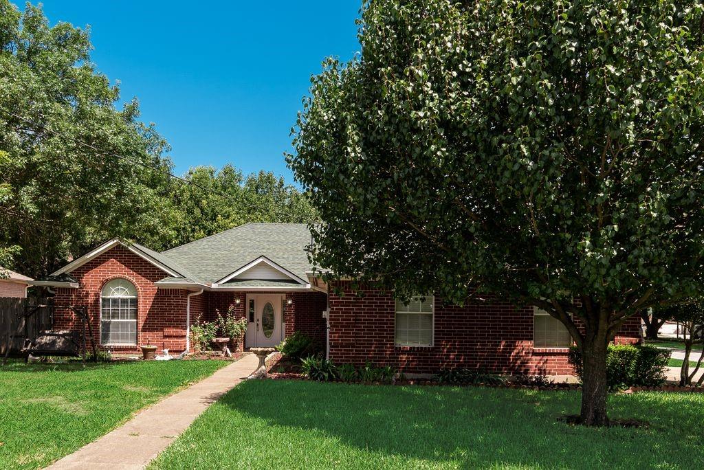 301 South Circle — photo