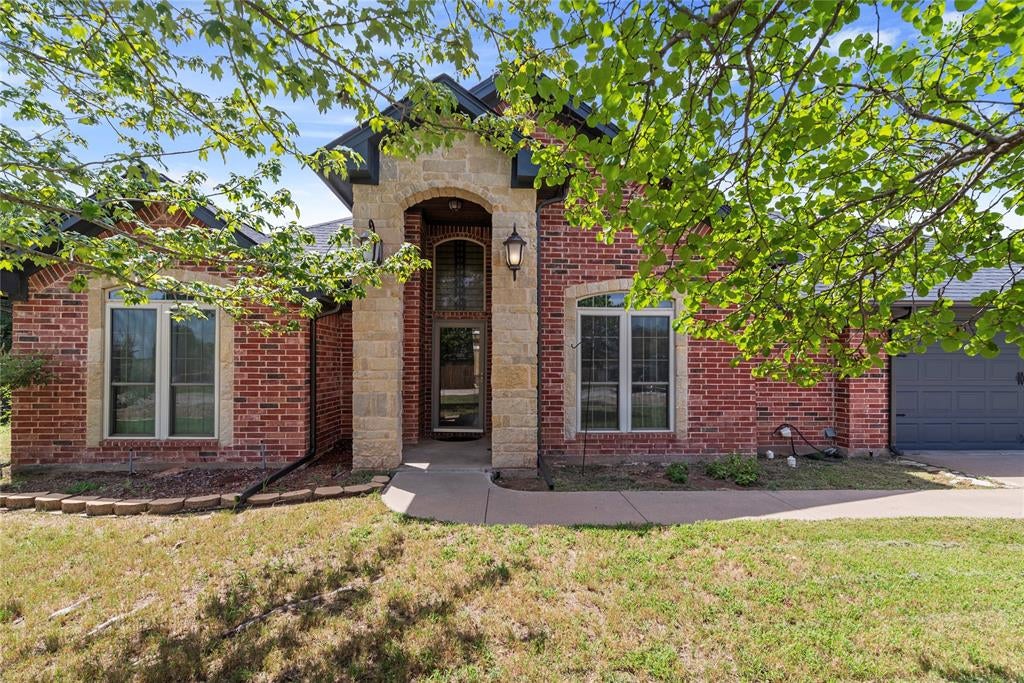 903 Winding Road — photo