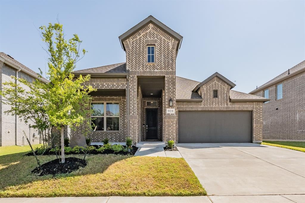 918 Hawthorn Lane — photo