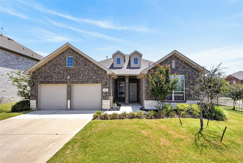 7223 Fallen Crest Lane — photo