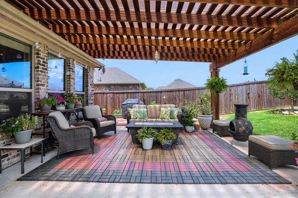 211 Gardenia Drive — photo