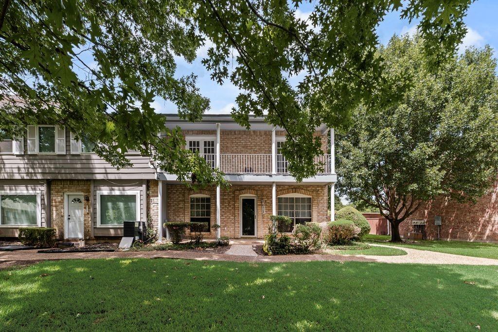 624 Trailwood Court — photo