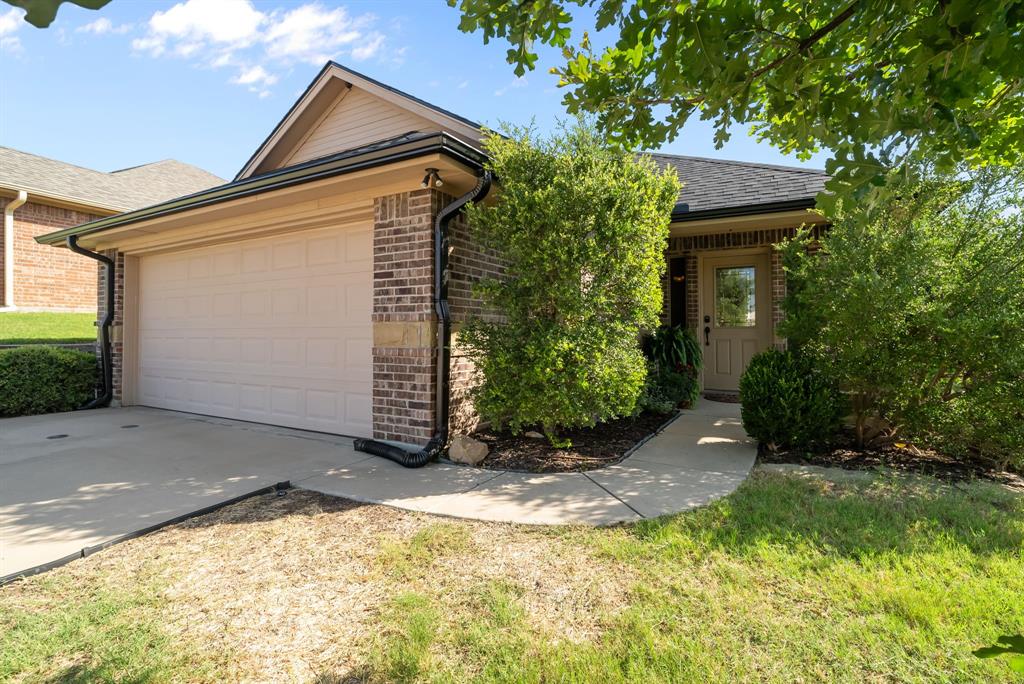 1261 Newcastle Drive — photo