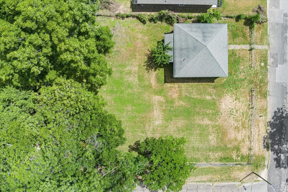 1002 E Calhoun Avenue, Waco, TX 76704 — photo 3