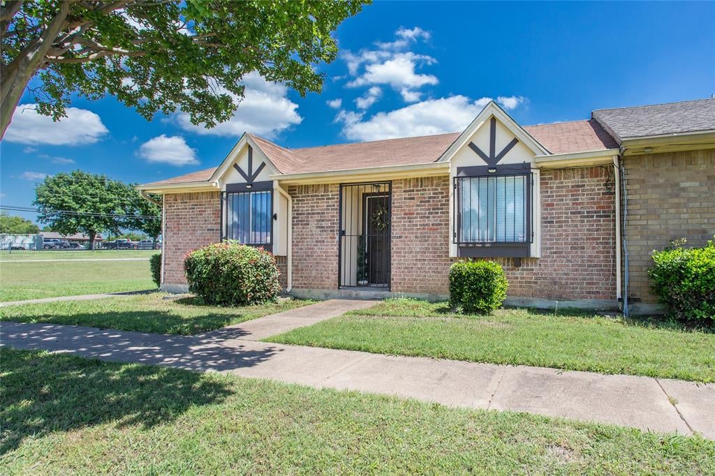 33 E Townhouse Lane 30 — photo