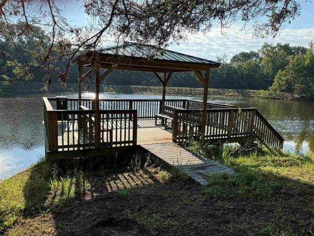 21120 FM 16 W — photo