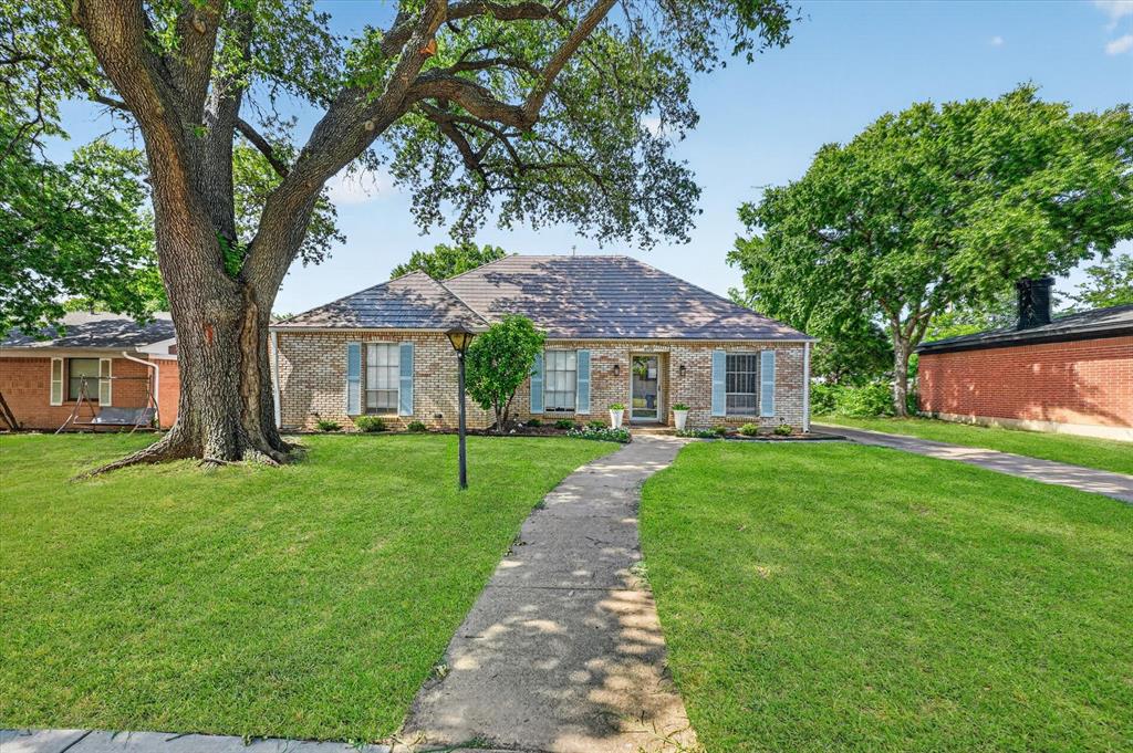 8100 Hillside Drive — photo