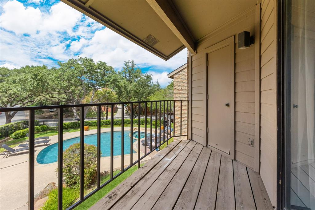 15221 Berry Trail 304 — photo