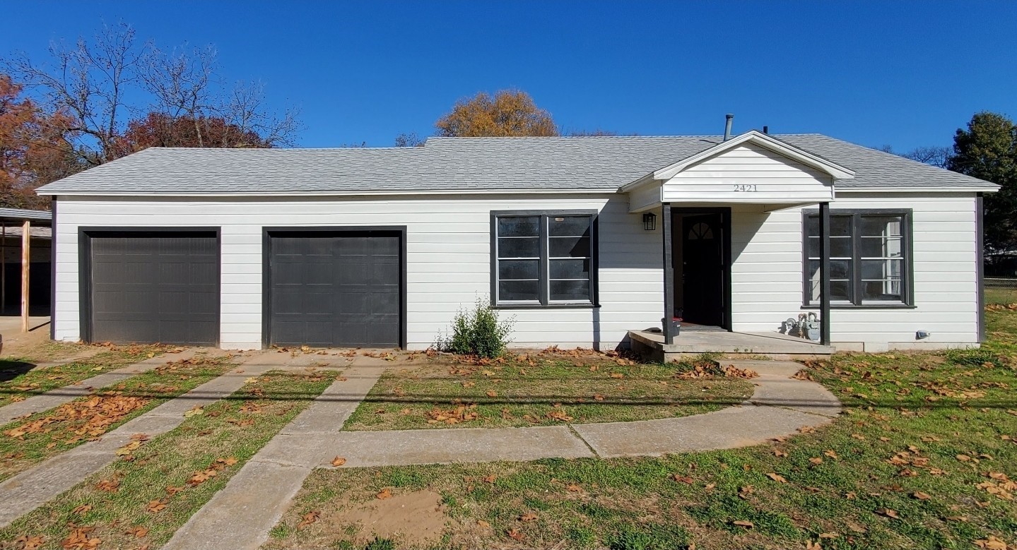 2421 Loy Lake Road — photo