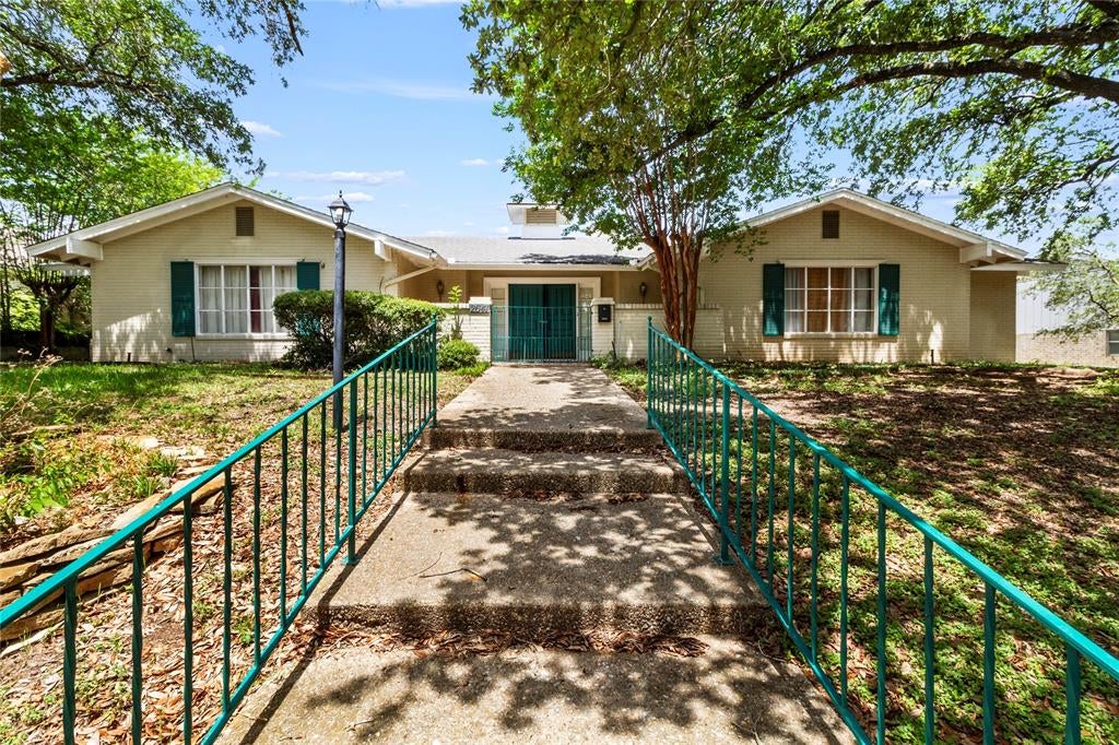 2641 Woodmont Circle — photo