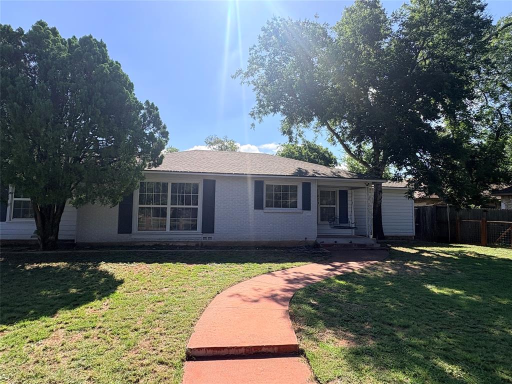 501 Riverside Boulevard — photo