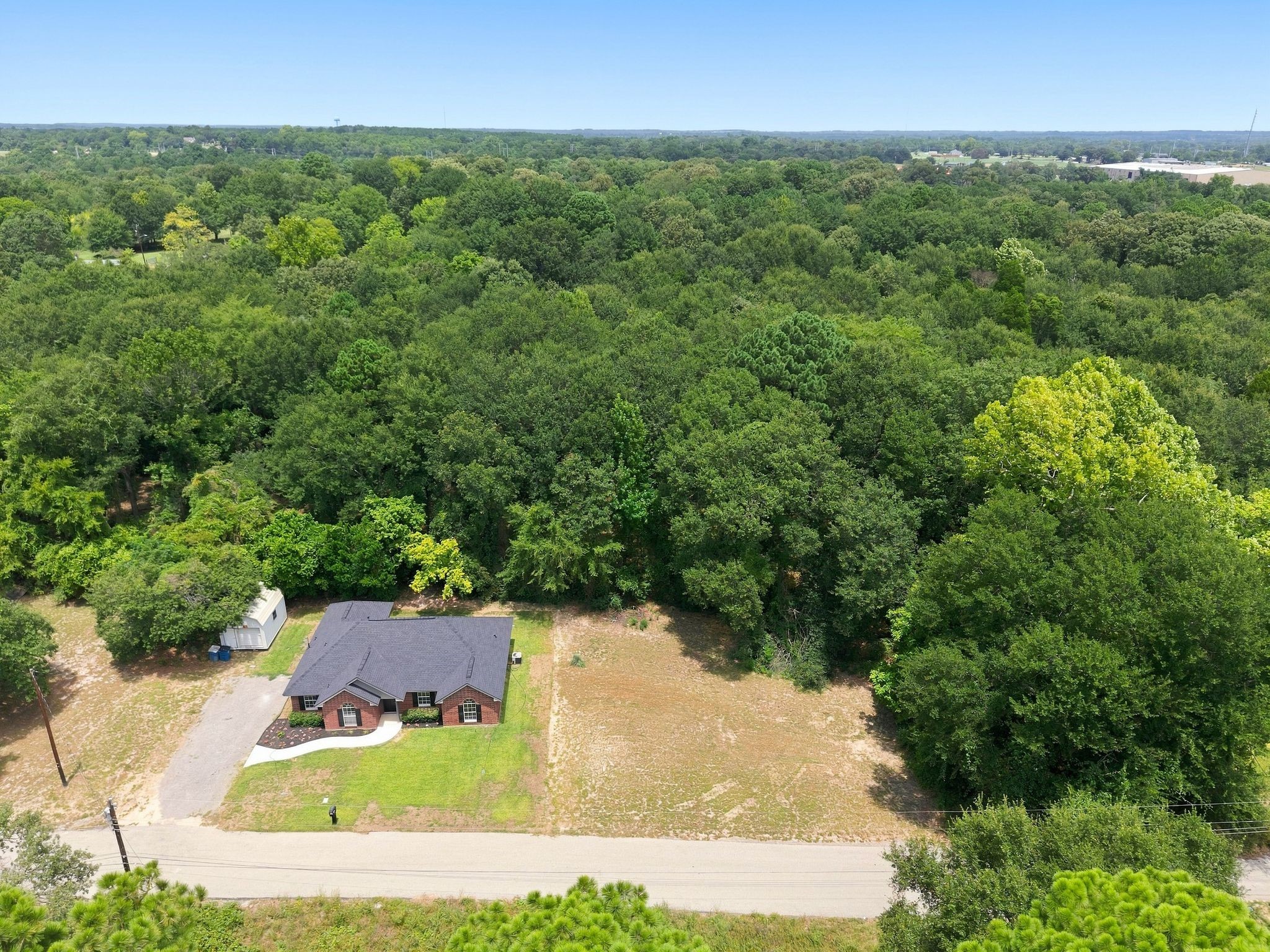 105 E Foggle Street, Athens, TX 75751 — photo 2